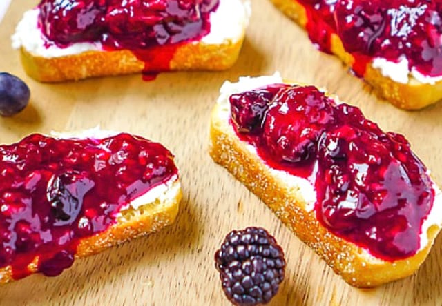 Butter & Preserves /Crostinis.