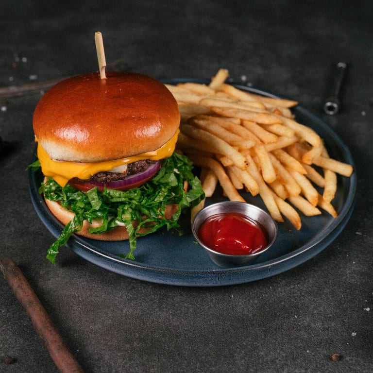 Juicy Burgers: American Classics and More