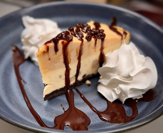 HUNKA HUNKA CREAMY LOVE CHEESE CAKE